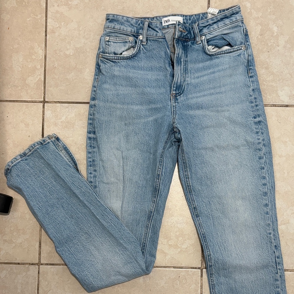 Zara Women's Classic Blue Straight Leg Jeans